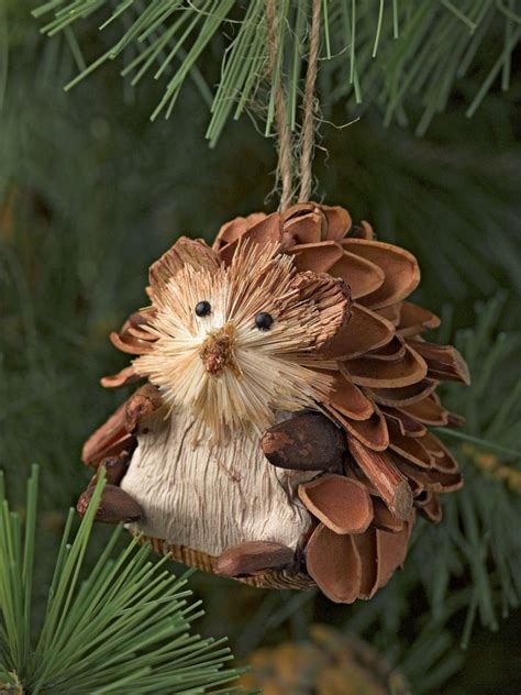 40 Easy and Cute DIY Pine Cone Christmas Crafts - Moco-choco