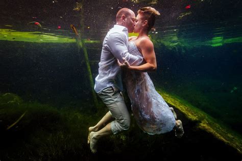 This Bride Trashed Her Wedding Dress in an Incredibly Romantic Way | Underwater wedding, Wedding ...