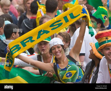 Brazilian football fans in good mood at a public viewing event before Stock Photo: 7806442 - Alamy