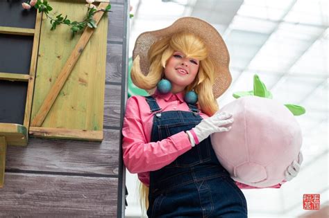 Farmer Princess Peach / Mario Odyssey by Twisted Sisters - Food and Cosplay