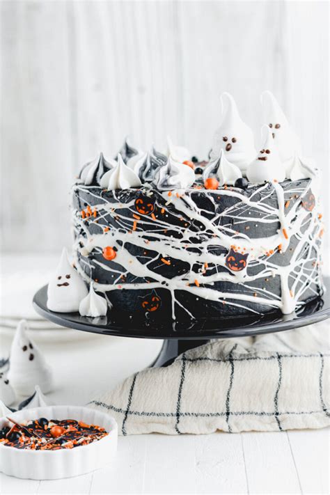 Black Velvet Halloween Cake - The Cake Chica