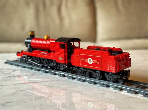 Lego Hogwarts Express MOC | Im currently re-designing my Hog… | Flickr