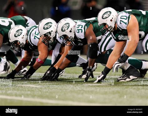 Members of of the New York Jets defense line up Stock Photo - Alamy