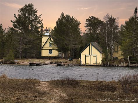 Mendota Lighthouse | Upper Michigan Lighthouses | Travel The Food For ...