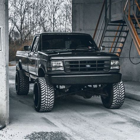 Blacked out lifted 1986 ford f 150 looks supremely sinister – Artofit