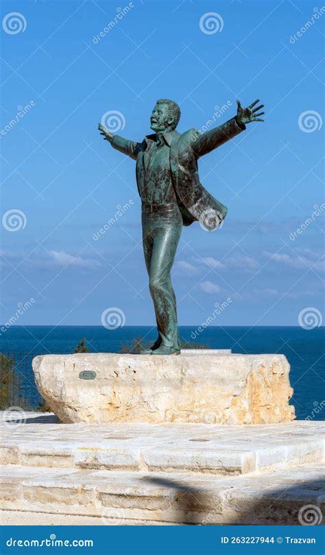 Domenico Modugno Statue, Polignano a Mare, Puglia Region, Italy ...