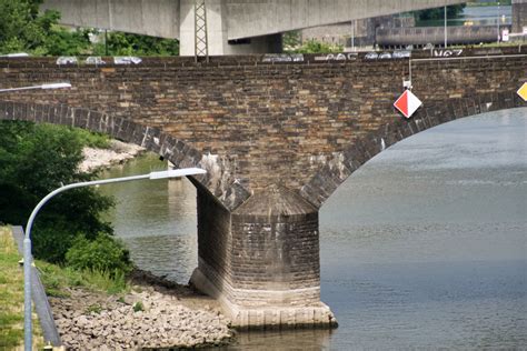 Mosel River Rail Bridge (Koblenz, 1931) | Structurae