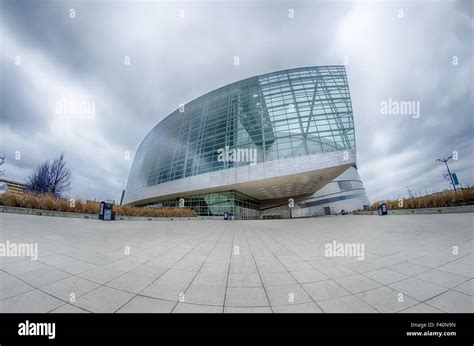 tulsa city skyline around downtown streets Stock Photo - Alamy