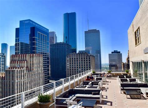 13 Best Rooftop Bars in Houston [2024 UPDATE]