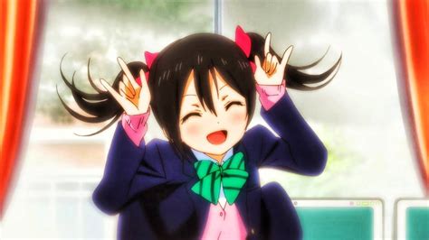 Love Live!: Conoce el origen de la frase “Nico Nico Nii!” — NoticiasOtaku