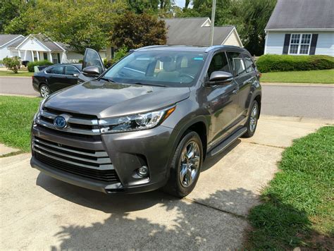 I'm new to Toyota. 2019 limited platinum hybrid : r/ToyotaHighlander