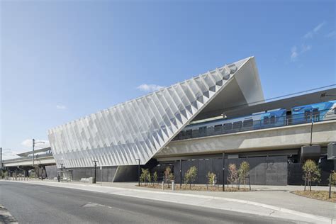 Reservoir Station / Genton | ArchDaily