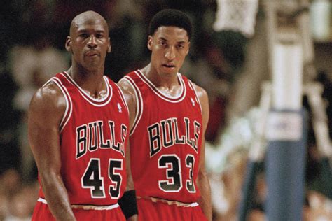 Michael Jordan, Scottie Pippen skip Bulls celebration as feud festers