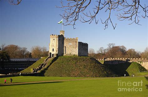 Norman Keep Cardiff Castle Photograph by Premierlight Images - Fine Art America