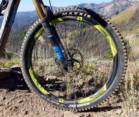 Reynolds 27.5 Enduro Carbon Wheels - Test Ride Review - Singletracks ...