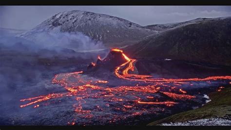 Basaltic lava flow eruption (early morning, 22 March 2021)… | Flickr