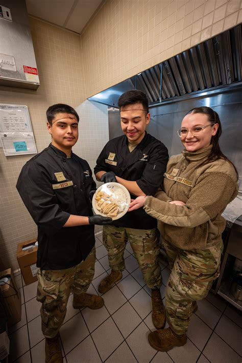 Minot MAF chefs feed the force > Minot Air Force Base > Article Display