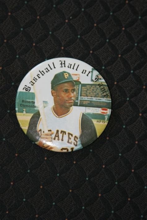 VINTAGE 3" ROBERTO CLEMENTE "Hall of Fame" pin | #1929174843