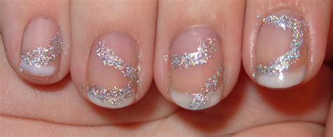 sharihearts: Christmas Tinsel Nail Art