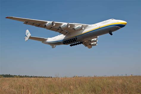 An-225 pilot explains the real story behind landing gear incident - AeroTime