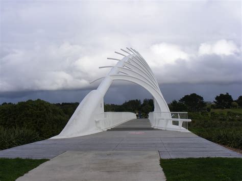 photographing New Zealand: te rewa rewa bridge