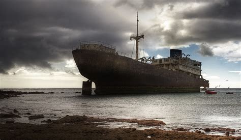 15 of the Most Chilling Ghost Ship Stories Ever