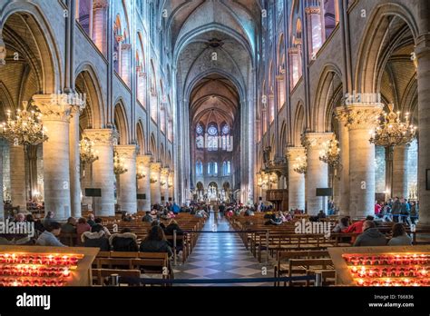 Innenraum der Kathedrale Notre-Dame, Paris, Frankreich | Notre-Dame ...