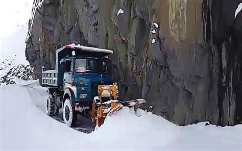 Zojila Pass, Sonamarg receive heavy snowfall - Greater Kashmir