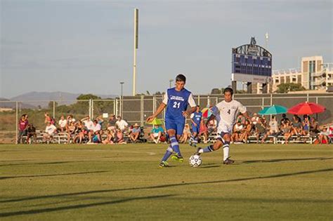 Soccer frosh Farfan hopes to follow brothers into pros - The Cougar ...