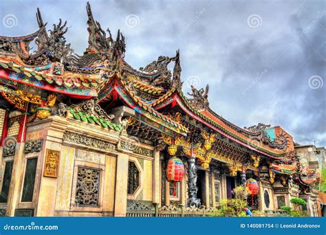 Longshan Temple in Taipei, Taiwan Stock Photo - Image of oriental, asia: 140081754