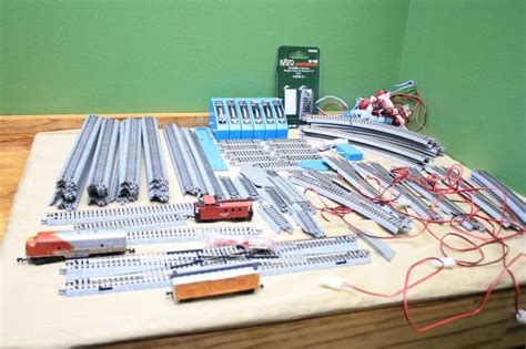 N Scale Kato Unitrack Lot Track & Accessories Lot 100 piece Lightly ...