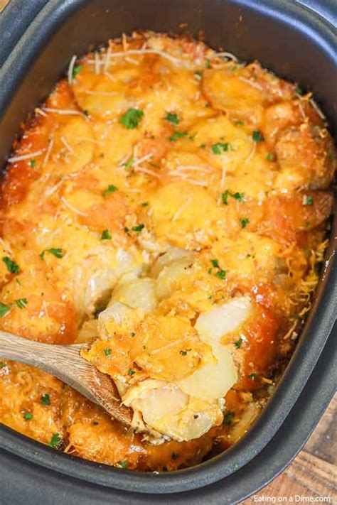 Slow Cooker Scalloped Potatoes recipe - crock pot cheesy potatoes