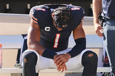 Justin Fields injury status as Chicago Bears give update on quarterback ...