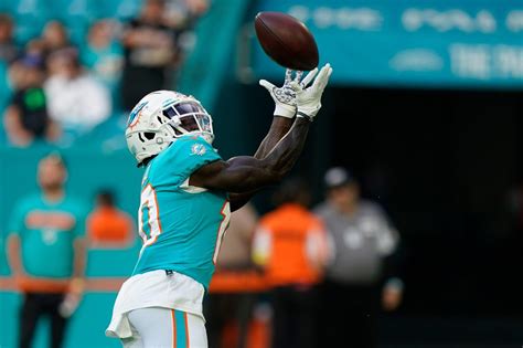 Tyreek Hill ready to produce for Dolphins: ‘Can’t wait to score my first touchdown in that aqua’