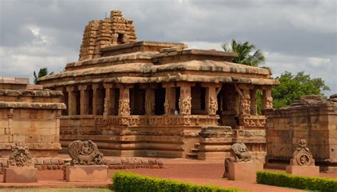 Top 10 tourist attractions in Karnataka – Discovering India