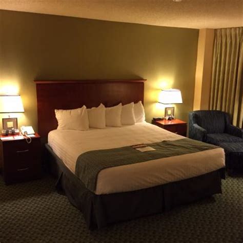 King Size Bed - Picture of Aquarius Casino Resort, Laughlin - Tripadvisor