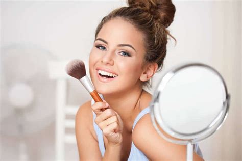 Our 7 Favorite Hypoallergenic Makeup Brands [Buyer's Guide] | ChatterSource