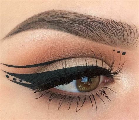 Best Eyeliner Stencil that you won’t Regret Buying - Fashionlic