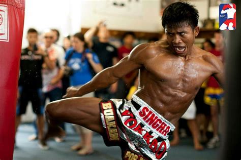 Baukaw, love to watch this guy fight! Heavy Bag Training, Training Tips, Fitness Training, Fight ...