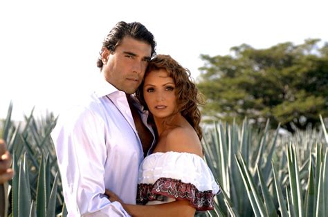 10 Reasons Eduardo Yañez Is The All-Time Greatest Telenovela Hunk