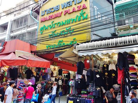 Pratunam market - Shop till you drop from morning till night | Spring ...