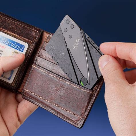 CardSharp 2 Credit Card Pocket Knife | Gadgetsin