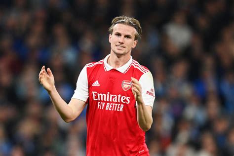 Fulham chase late deal for Arsenal defender Rob Holding | FootballTalk.org