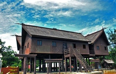 Rumah Adat Yang Ada Di Kalimantan Tengah - model rumah mewah besar