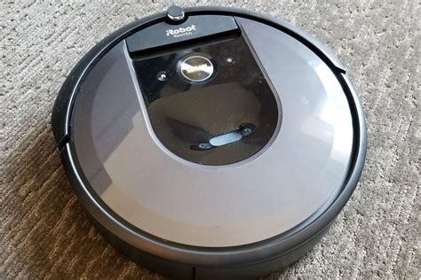 IRobot Roomba i7+ First Look: so smart it empties its own bin | TechHive