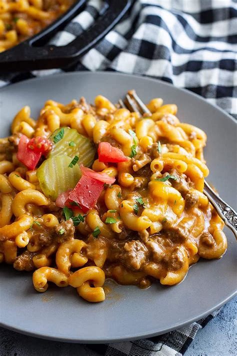 This Hamburger Helper Cheeseburger Pasta Skillet is so much healthier than the store bought ...