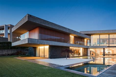 Modern Hillside Home Design Oozes Exquisite Taste in Braga, Portugal