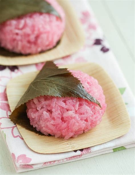 Sakura Mochi | Thirsty For Tea | Sakura mochi, Mochi, Wagashi