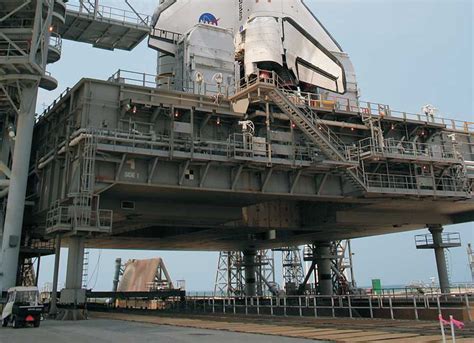 Space Shuttle Launch Pad 39A with Challenger STS-6 (1:144) - Real Space ...