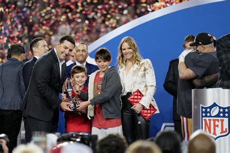 Who owns the 49ers? How did the DeBartolo York family make its fortune?